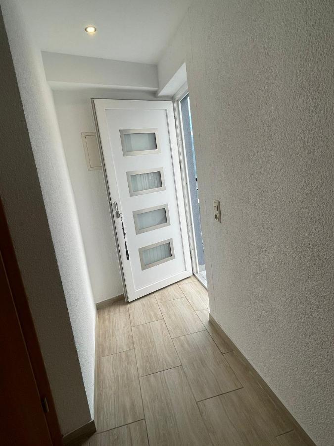 Schoenes Gemuetlicher Zimmer In Zentrum Рюссельхайм Экстерьер фото