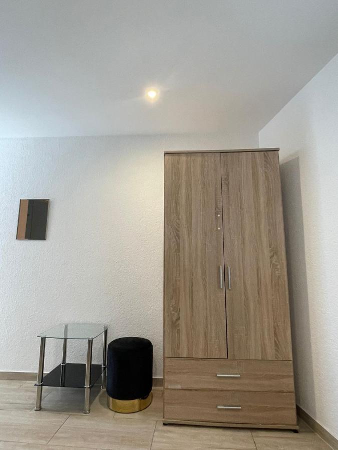 Schoenes Gemuetlicher Zimmer In Zentrum Рюссельхайм Экстерьер фото